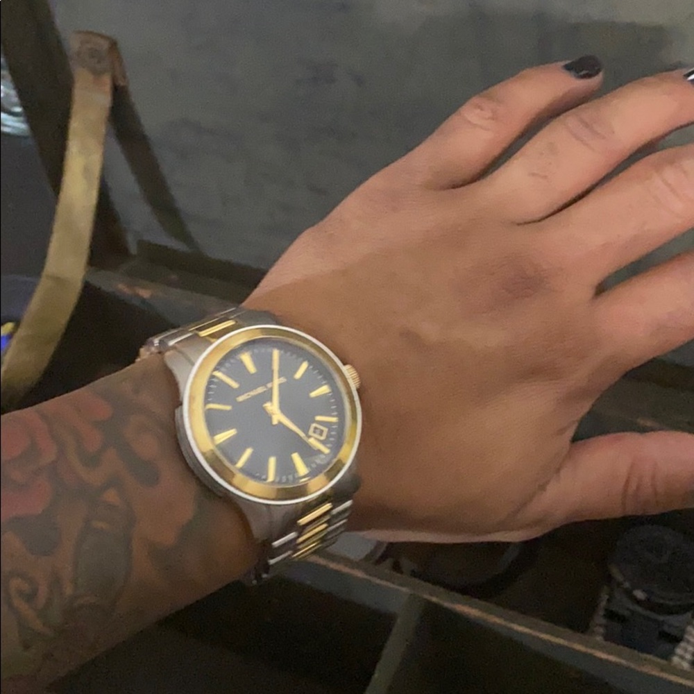 Mk watch - Picture 4 of 4